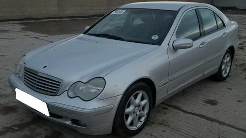 Proiectoare Mercedes C-Class W203 2003 sedan 2.2 cdi