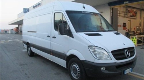 Proiectoare Mercedes-Sprinter model 2007-2012 cu tot grialjul de plastic