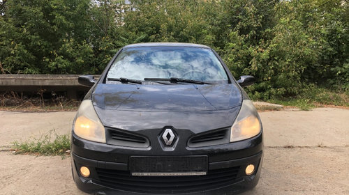 Proiectoare Renault Clio 3 2006 hatchback 1.5 dci