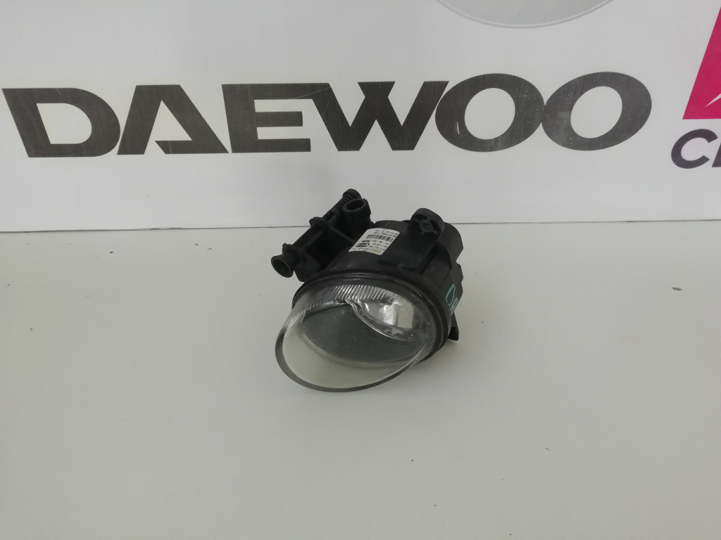Proiector ceata dreapta Audi A1 A4 B7 , A6 C6 Cod 8T0941700