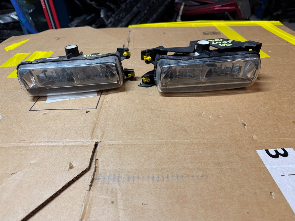 Proiector ceata stanga / dreapta Land Rover Range Rover Vogue L405 2012/2013/2014/2015/2016/2017/2018
