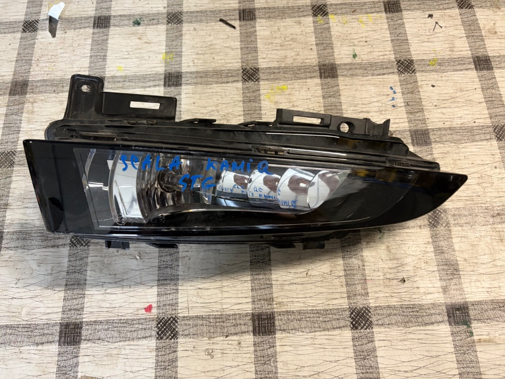 Proiector ceata stanga Skoda Kamiq Scala 2019/2020/2021/2022/2023