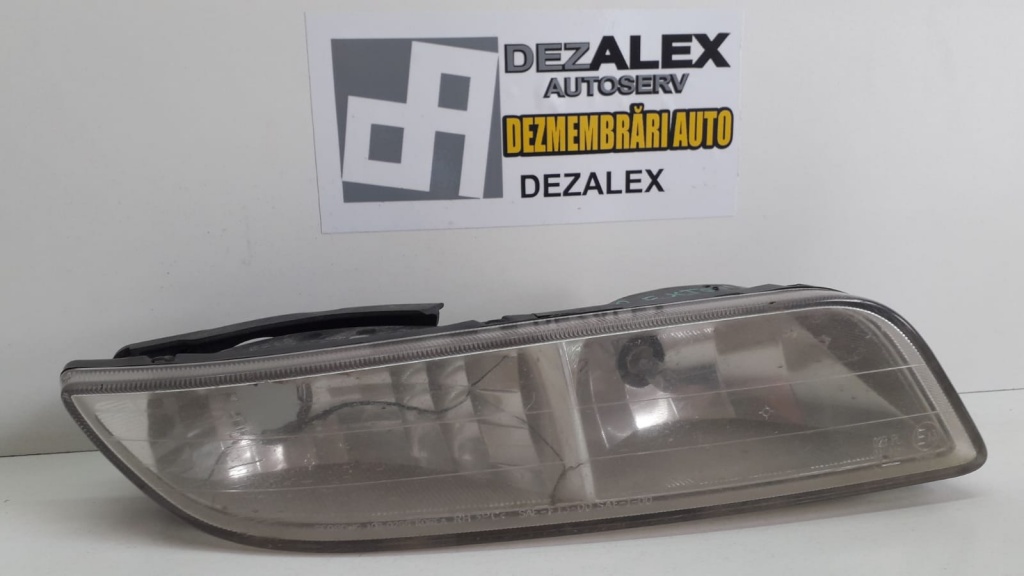 Proiector dreapta ssangyong rexton 2004 cu defect
