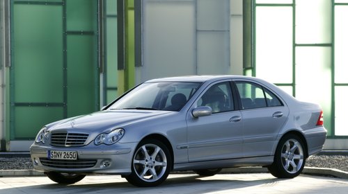 Proiector HB4 Mercedes C-Class (W203) 2004 2005 2006 2007