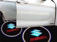 Proiector laser cu logo/marca Suzuki pentru iluminat sub usa