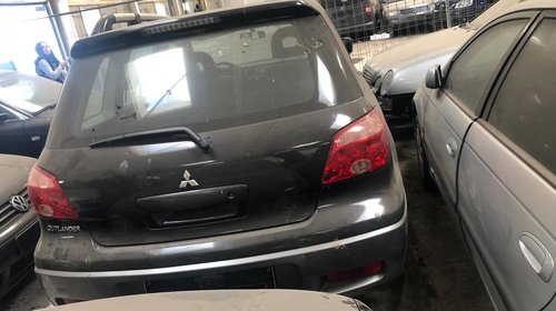 Punte spate Mitsubishi Outlander 2005 Jeep 2.0