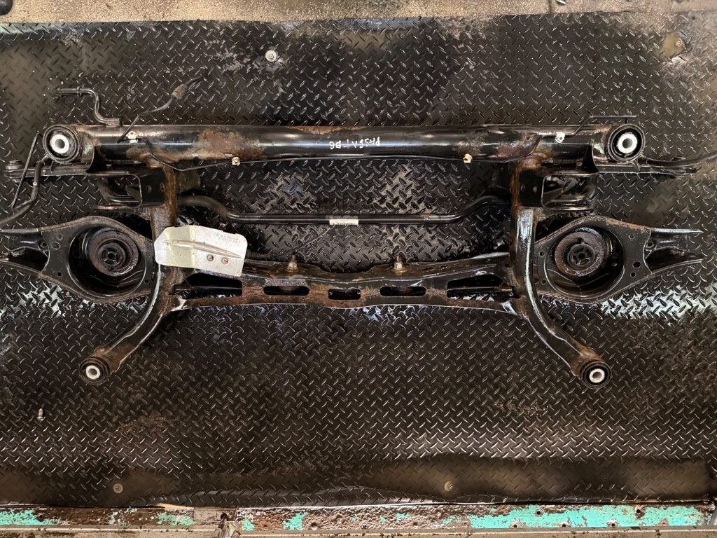 Punte spate Volkswagen Passat B6 - imagine 1