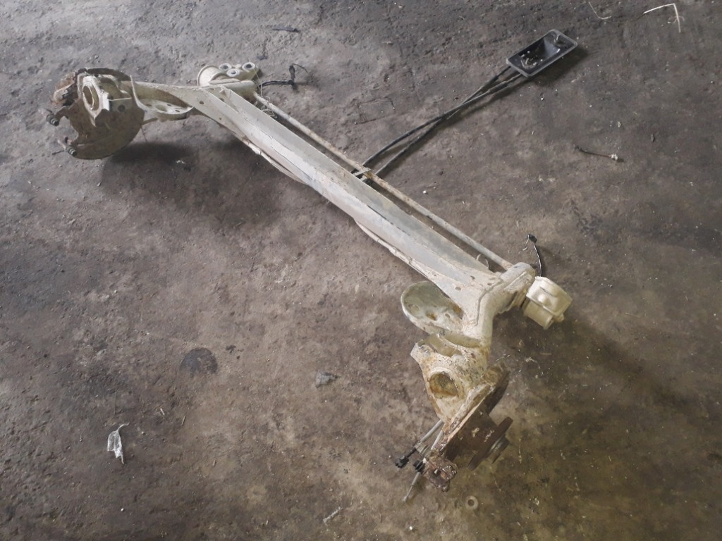 Punte Spate VW Passat B5.5 combi, albastru , motor 1.9 tdi, tip motor AVB