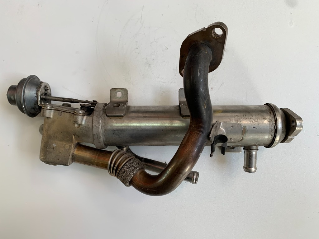 Racitor gaze EGR Audi A4 B8 A5 8T Q5 8R A6 2.0 TDI