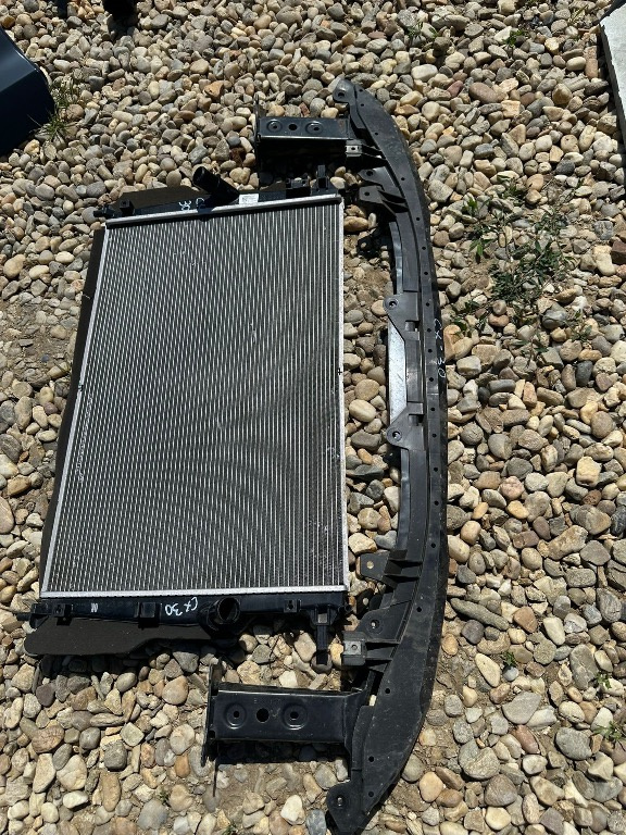 Radiator apa / armatura traversa radiatoare Mazda CX-30 2019/2020/2021/2022/2023