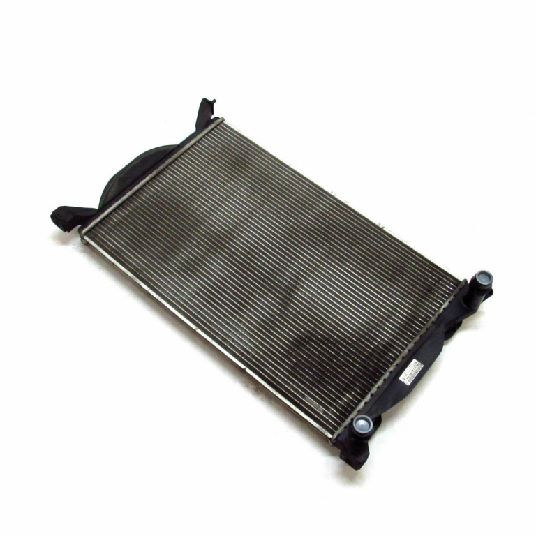 Radiator Apa Audi A4 2002/07-2004/12 B6 1.8 T T quattro 120KW 163CP Cod 8E0121251A
