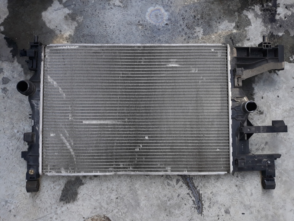 Radiator apa Opel Astra J 1.7cdti cod: 13241725