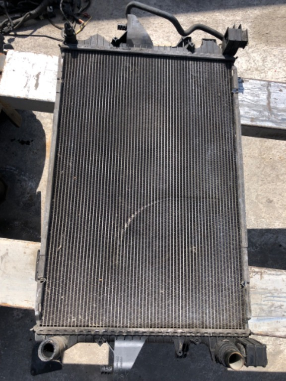 Radiator apa Vw Caravelle T5 2.5 tdi cod 7H0121253J