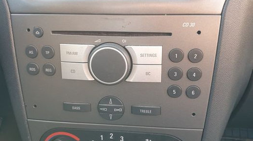 Radio casetofon CD 30 Opel Corsa C Combo dezm