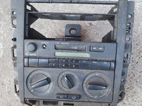 Radio casetofon cu panou clima Volkswagen Golf 4 (1997-2005) cod 1J0820045F