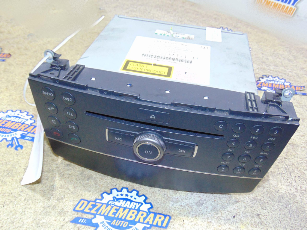 Radio CD A2048704490 pentru C-Class C200