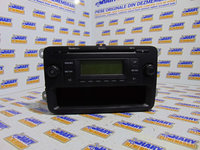 Radio CD avand codul 5J0035152A pentru Skoda Fabia 2 / Roomster