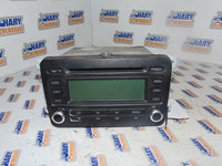 Radio CD avand codul original -1K0035186P- pentru VW Jetta 2006.