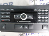 RADIO CD MERCEDES E-CLASS W212 / AN : 2009 - COD A2129063001