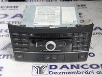 RADIO CD MERCEDES E-CLASS W212 / AN : 2009 / COD - A2129063001