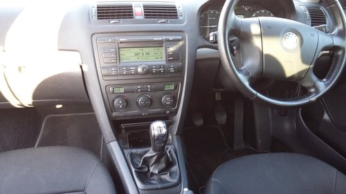 Radio cd mpt original skoda octavia 2