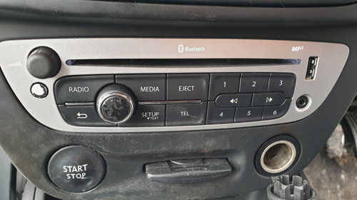 Radio CD Player cu MP3 si USB Renault Megane 