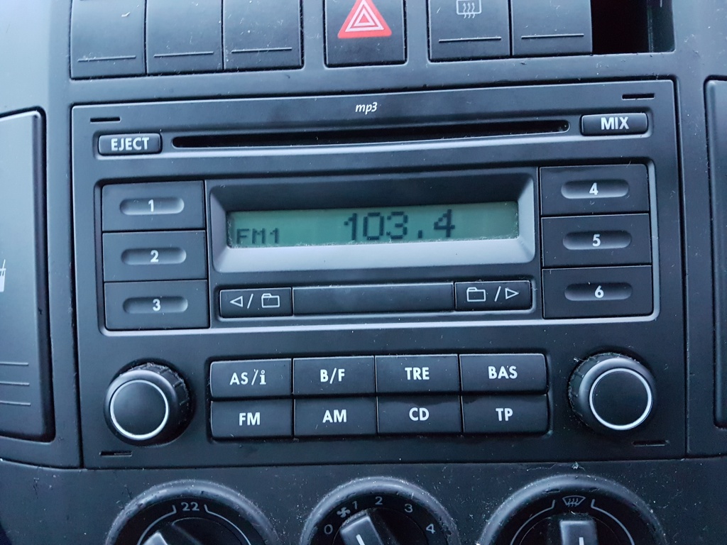 Incompetenţă Chimie bogatie  Radio CD Player cu MP3 VW Polo 9N3 2002 - 2009 - #1464976467