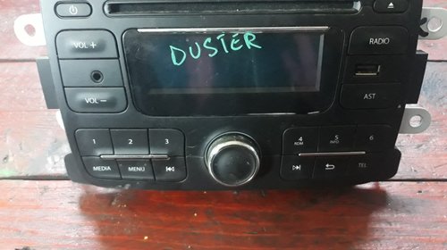 Radio CD USB Dacia Duster Facelift an 2012 2013 2014 2015 cod 281153889R