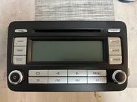 Radio CD Vw Passat B6 Break An Fabricatie 2006 Cod piesa : 1K0 035 186 R