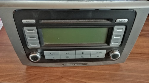 Radio CD VW Passat B6 cod 1K0035186R / 1k0 03