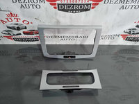 Rama navigatie + trim panou clima originale VW Passat B7 coduri 3aa858069h / 3aa863082