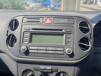 Rama Ornament Grila Centrala Navigatie Radio CD Player Gura Aer Aerisire Ventilatie Bord Centrala Volkswagen Golf 5 Plus 2004 - 2008