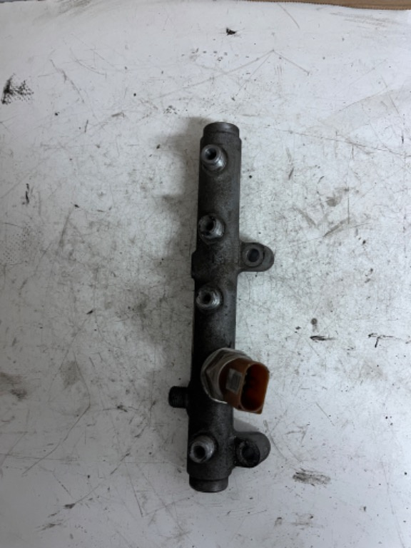 Rampă injectoare Audi A4 B8 A5 8T Q5 8R Q7 4L 3.0