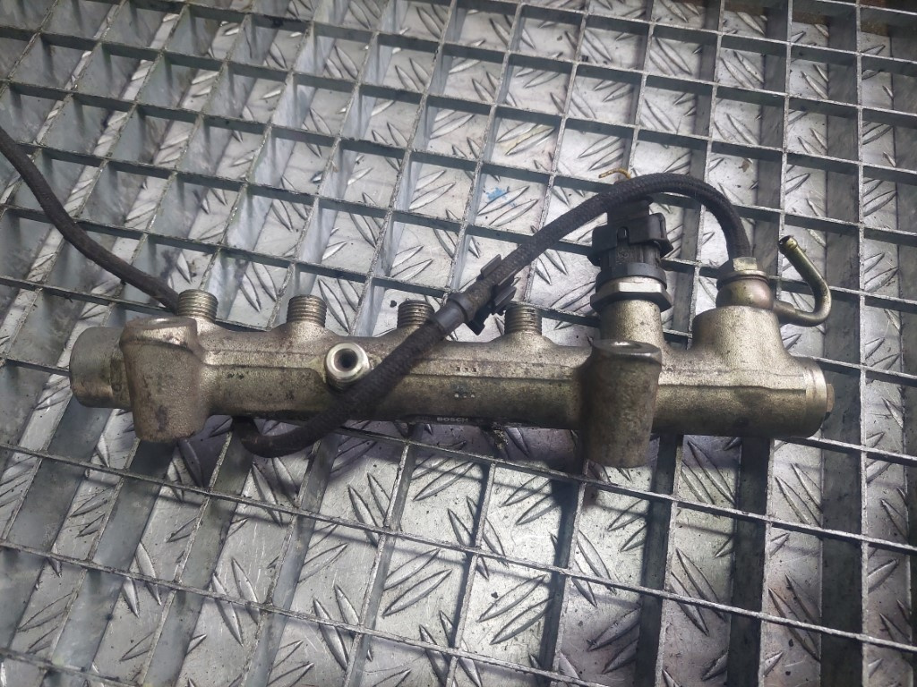 Rampa injectoare 1.7 cdti z17dth Opel Zafira cod 0445214094