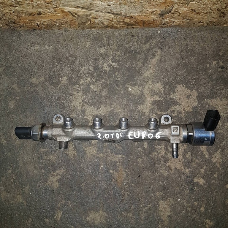 Rampa injectoare audi a4 b8 2.0 tdi cnhc 163 cai cod 04l130089g 04l130764c