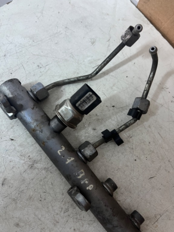 Rampa injectoare Audi A6 C6 A4 B8 2.7 BP