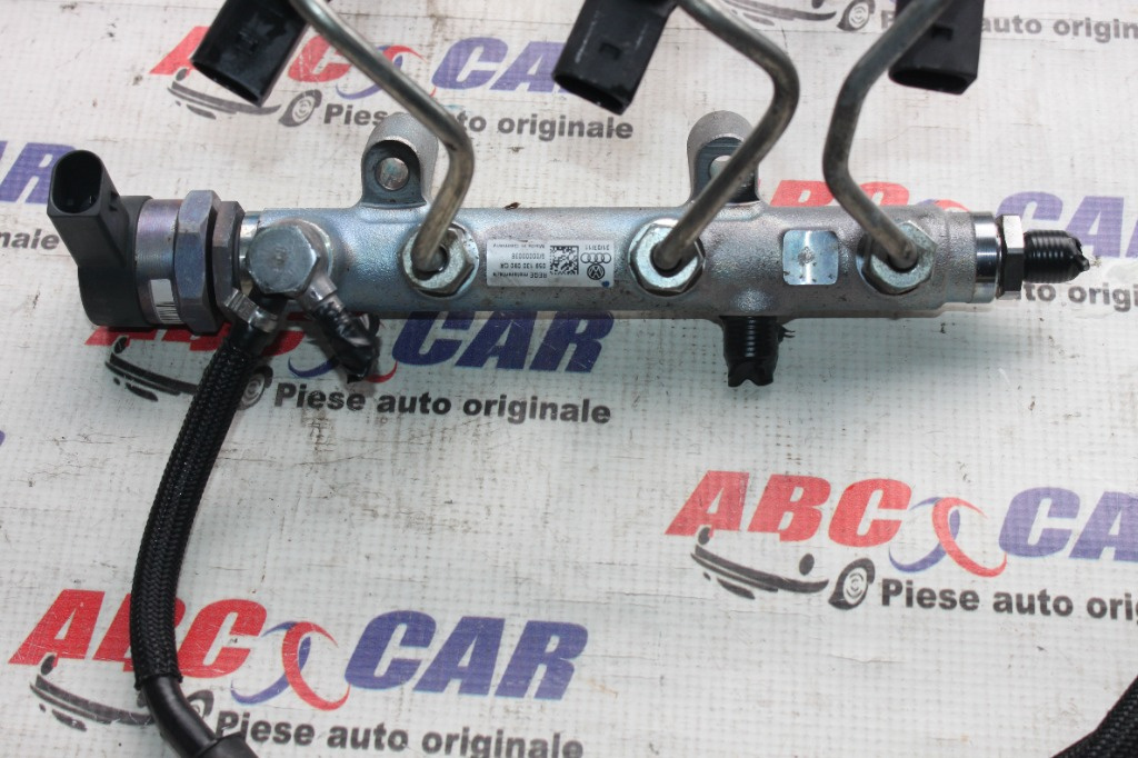 Rampa injectoare dreapta Audi Q7 4L 2009-2015 3.0 