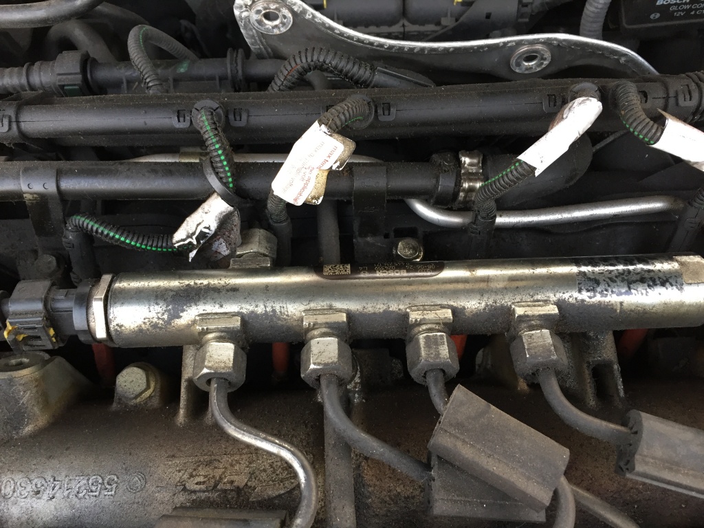 Rampa Injectoare Fiat Bravo 2 2.0jtd cod 0445214171