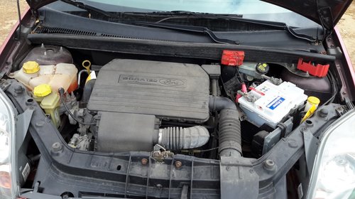 Rampa injectoare Ford Fiesta 2006 hatchback 1.3