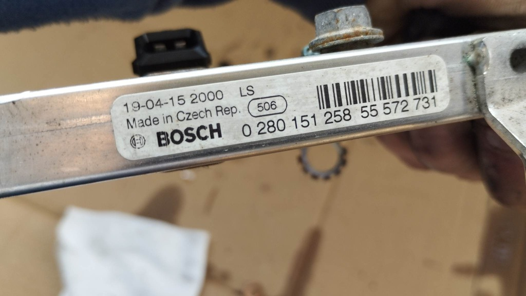 Rampa injectoare Opel Corsa E 1.4 B cod: