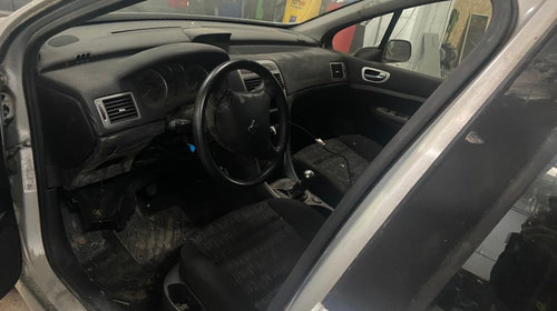 Rampa injectoare Peugeot 307 2004 Break 1.6 hdi