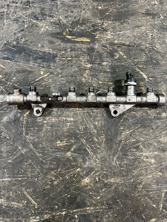 Rampa injectoare Renault 1.9 DCI F9Q Euro 4 Megane 2 Laguna 2 Scenic Kangoo - Cod 8200723451 - imagine 2