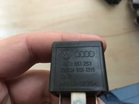 Releu Audi 4 pini cod 8K0951253