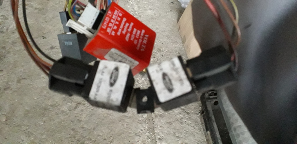 Releu cod 8545-1214 volta