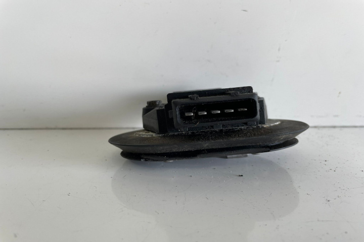 Releu / Comutator aprindere cod 8D090535
