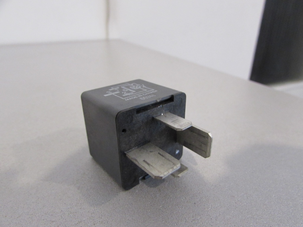 Releu F80B-14B192-AA Mazda 3 BK 2006 200