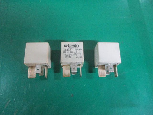 RELEU / MODUL 370 COD 8D0951253 AUDI A6 C5 FAB. 20