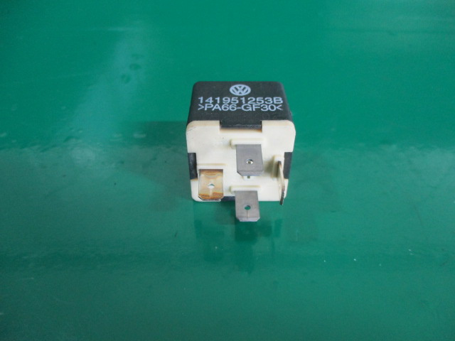 RELEU / MODUL COD 141951253B VW PASSAT B