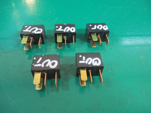 RELEU / MODUL COD MR588567 / ACV31212 MI