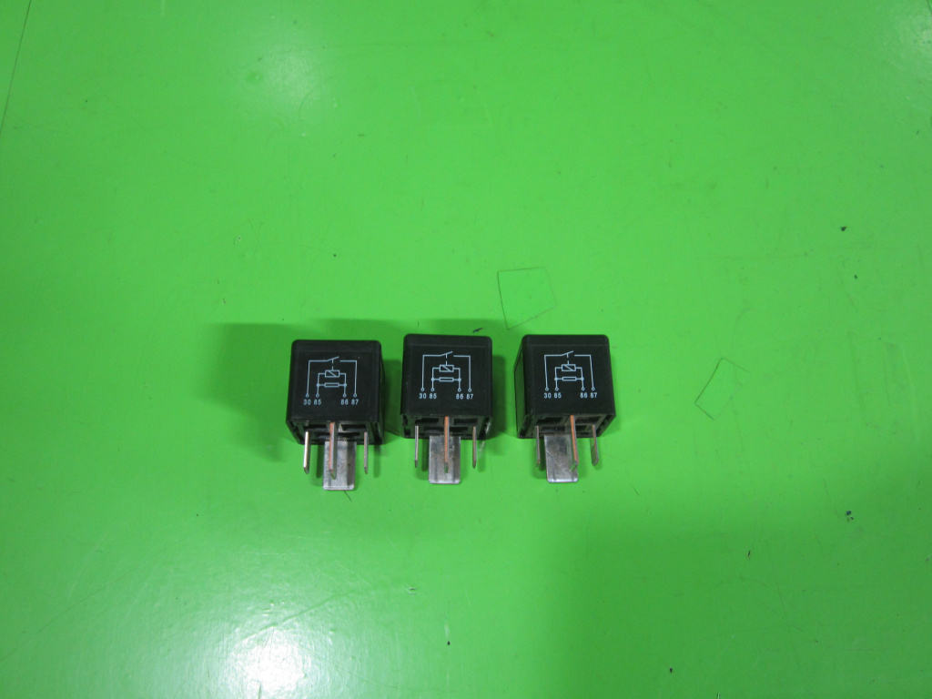 RELEU / MODUL COD V23134-J59-X431 MAZDA 